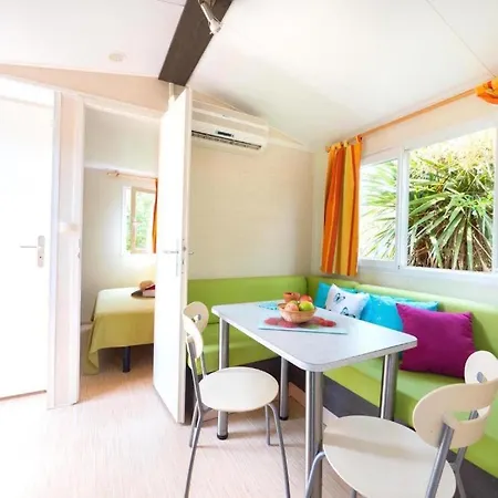 Kamp alanı Bungalow Vacances 3*